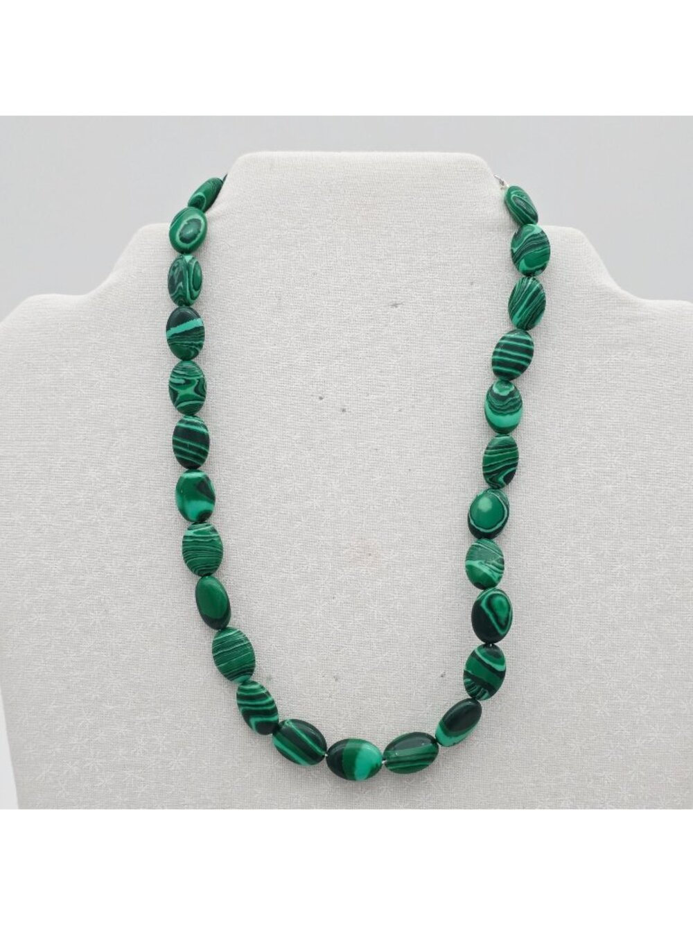 Green Malachite Beaded Necklace With Lobster Clasp Closure 16"